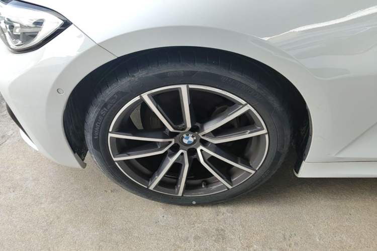 Used BMW 3 Series 2021 325Li M Sport Package Left Front Wheel Hub