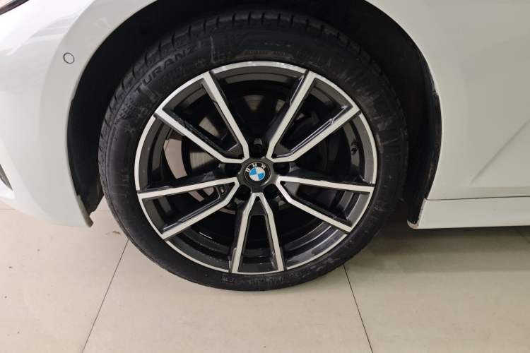 Used BMW 3 Series 2021 Second Facelift 320Li M Sport Package Left Front Wheel Hub