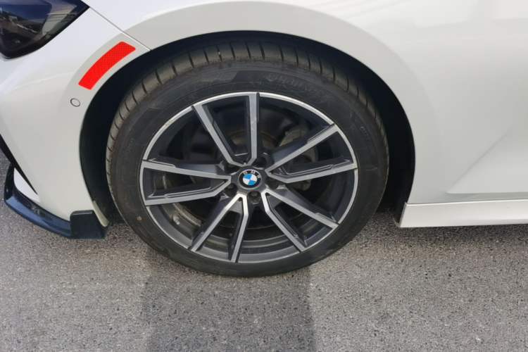 Used BMW 3 Series 2021 325Li M Sport Package Left Front Wheel Hub
