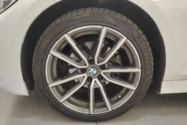 Used BMW 3 Series 2021 Second Facelift 325Li M Sport Package Left Front Wheel Hub