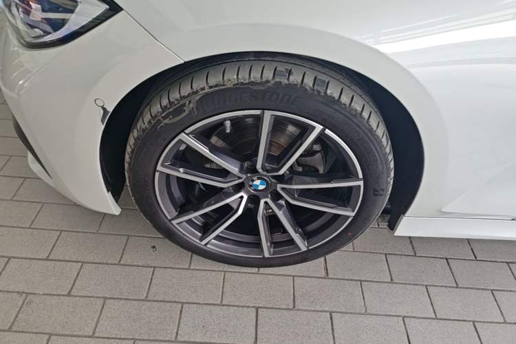 Used BMW 3 Series 2021 Second Facelift 325Li M Sport Package Left Front Wheel Hub