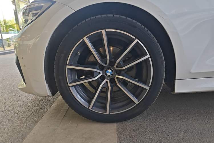 Used BMW 3 Series 2021 Second Facelift 320Li M Sport Package Left Front Wheel Hub
