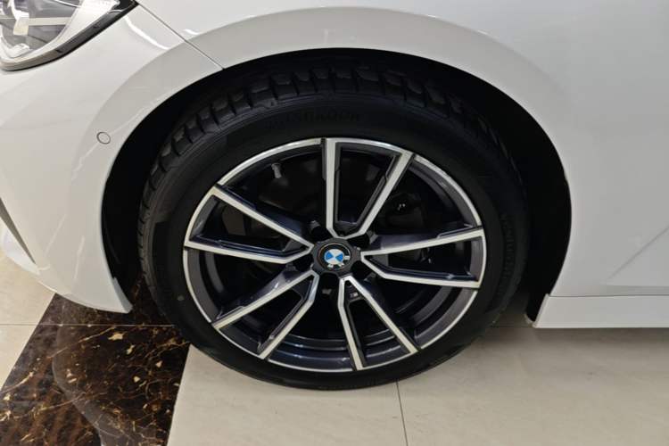 Used BMW 3 Series 2021 Restyled 325Li M Sport Package Left Front Wheel Hub