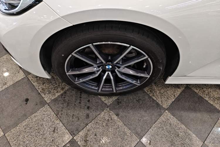 Used BMW 3 Series 2021 Second Facelift 320Li M Sport Package Left Front Wheel Hub