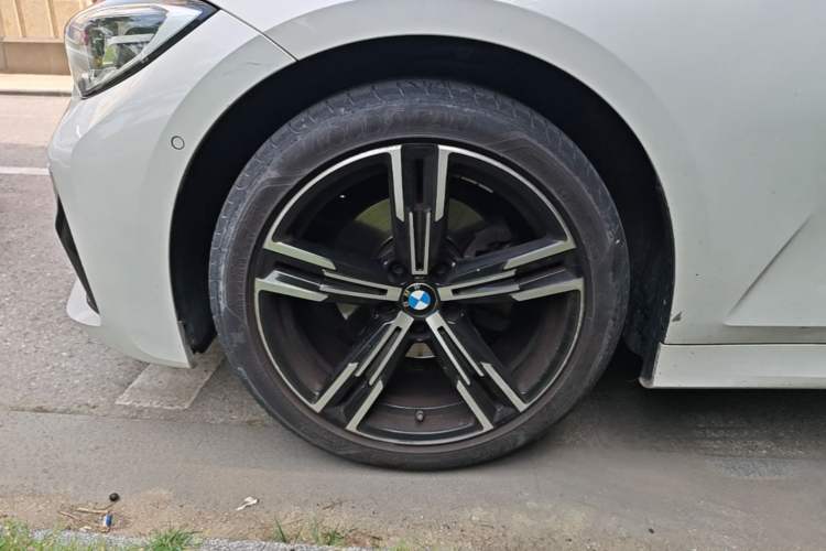 Used BMW 3 Series 2021 325i M Sport Package Left Front Wheel Hub