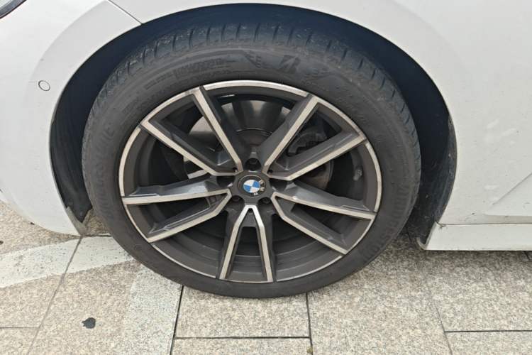Used BMW 3 Series 2021 Second Facelift 325Li M Sport Package Left Front Wheel Hub