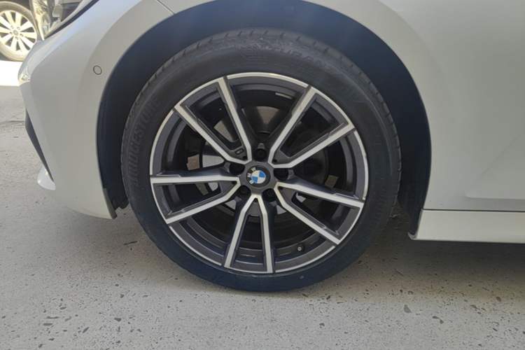 Used BMW 3 Series 2021 Restyled 325Li M Sport Package Left Front Wheel Hub