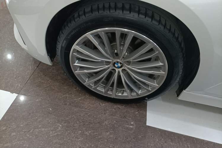 Used BMW 3 Series 2021 Restyled 320i Sport Package Left Front Wheel Hub