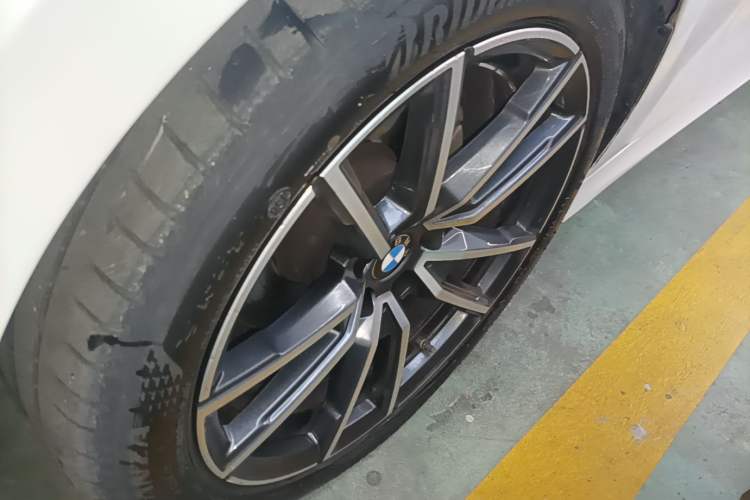 Used BMW 3 Series 2021 Restyled 325Li M Sport Package Left Front Wheel Hub