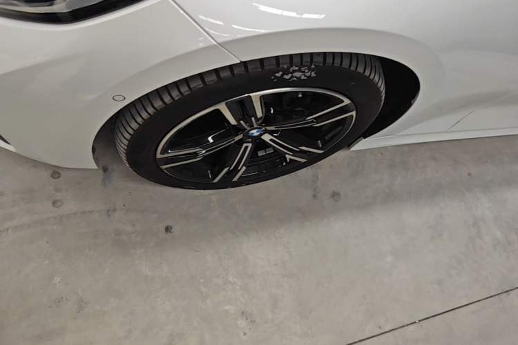 Used BMW 3 Series 2021 Second Facelift 325i M Sport Package Left Front Wheel Hub
