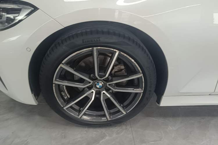Used BMW 3 Series 2021 325Li M Sport Package Left Front Wheel Hub