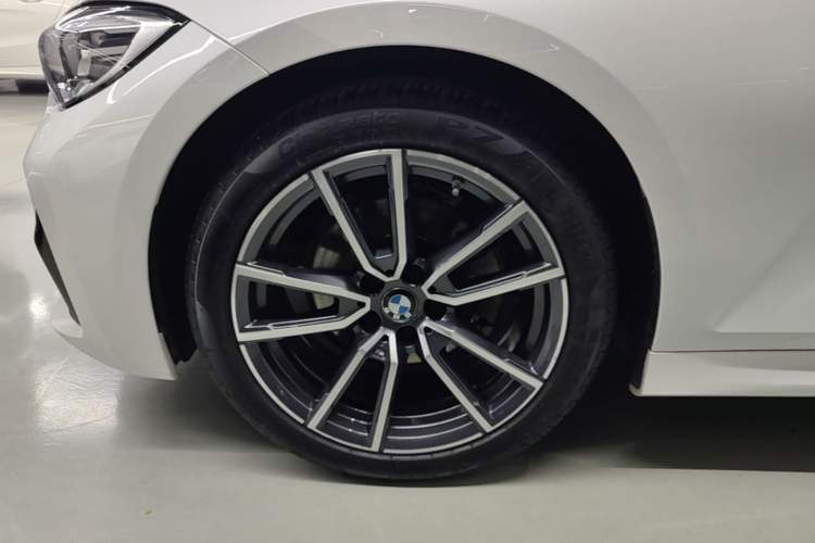 Used BMW 3 Series 2021 Facelifted 320Li M Sport Package Left Front Wheel Hub