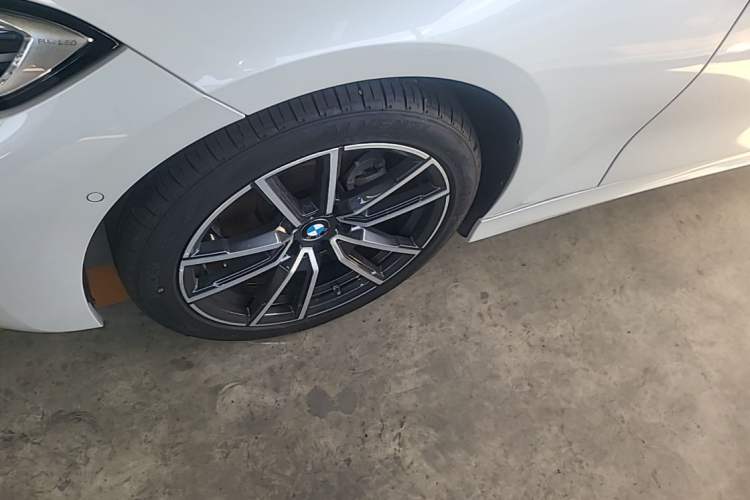 Used BMW 3 Series 2021 Second Facelift 325Li M Sport Package Left Front Wheel Hub