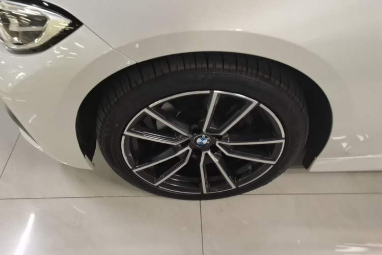 Used BMW 3 Series 2021 Second Facelift 320Li M Sport Package Left Front Wheel Hub