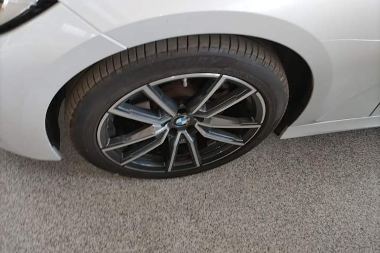 Used BMW 3 Series 2021 320Li M Sport Package Left Front Wheel Hub