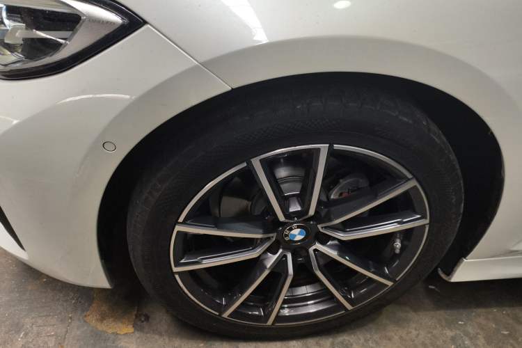 Used BMW 3 Series 2021 Restyled 325Li M Sport Package Left Front Wheel Hub