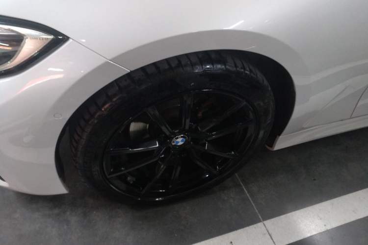 Used BMW 3 Series 2021 Restyled 325Li M Sport Package Left Front Wheel Hub