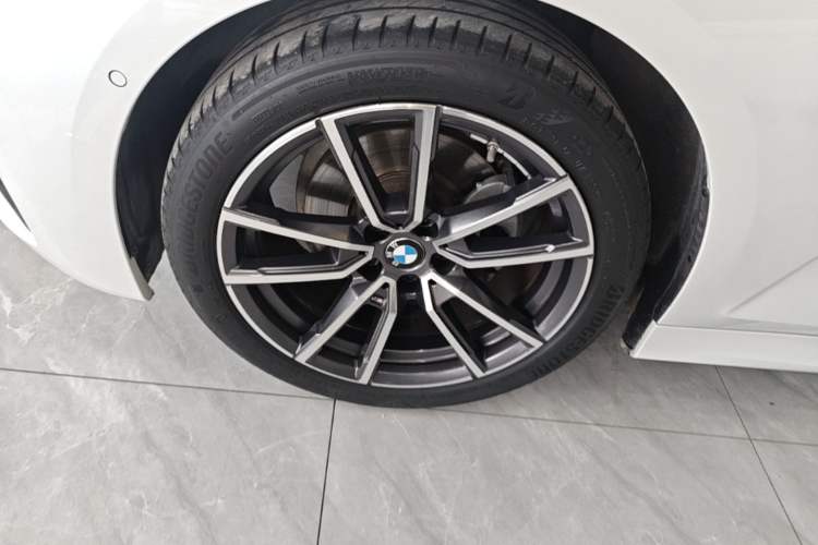 Used BMW 3 Series 2021 325Li M Sport Package Left Front Wheel Hub