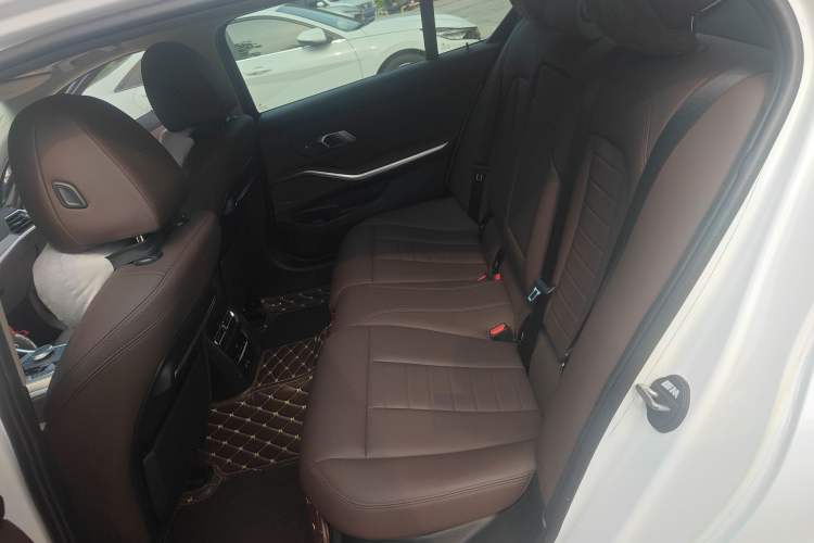 Used BMW 3 Series 2021 325Li M Sport Shadowline Package Left Rear Seat