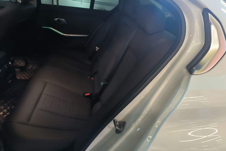 Used BMW 3 Series 2021 Restyled 325i M Sport Package Left Rear Seat