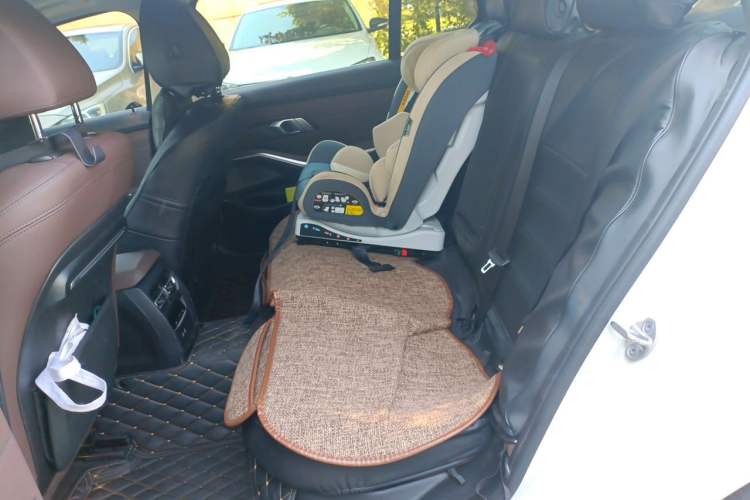 Used BMW 3 Series 2021 Restyled 325Li M Sport Package Left Rear Seat