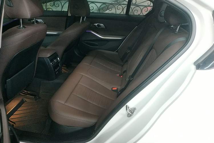 Used BMW 3 Series 2021 Restyled 325i M Sport Night Edition Package Left Rear Seat