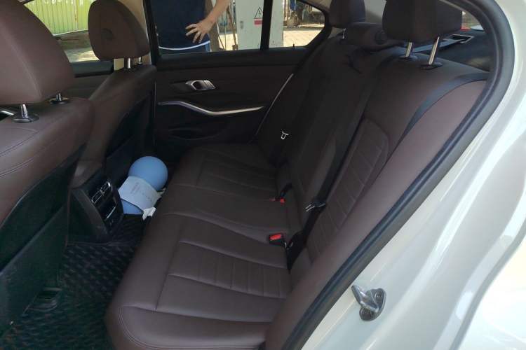 Used BMW 3 Series 2021 Restyled 325i M Sport Package Left Rear Seat