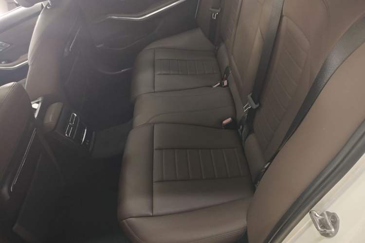 Used BMW 3 Series 2021 Facelifted 320Li M Sport Package Left Rear Seat