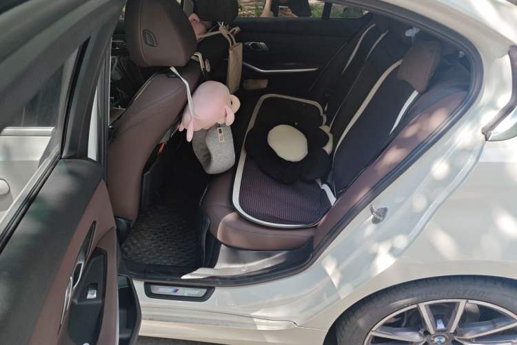 Used BMW 3 Series 2021 Restyled 325Li M Sport Package Left Rear Seat
