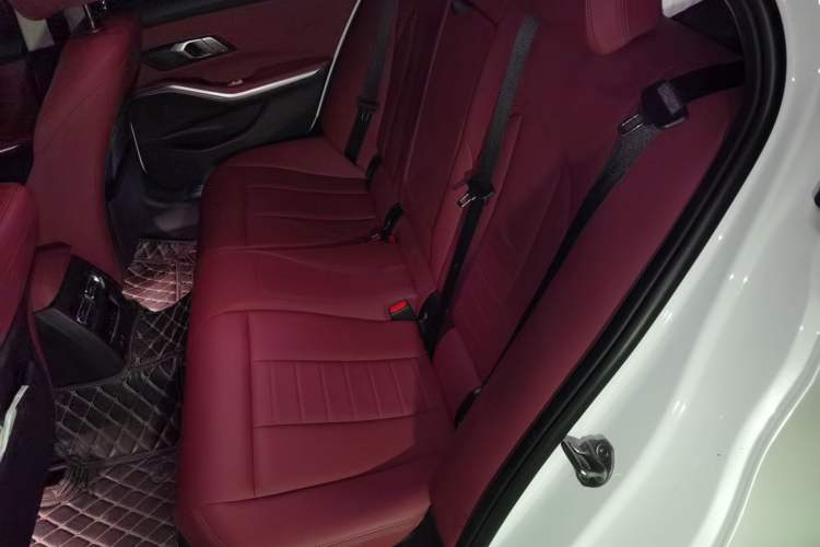 Used BMW 3 Series 2021 Restyled 325i M Sport Package Left Rear Seat