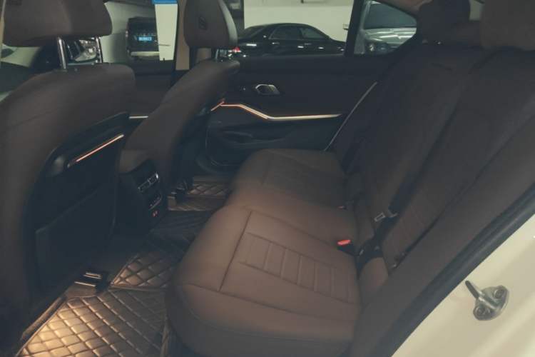 Used BMW 3 Series 2021 325Li M Sport Shadowline Package Left Rear Seat