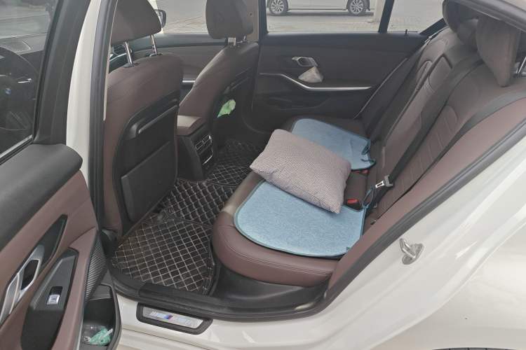 Used BMW 3 Series 2021 Facelifted 320Li M Sport Package Left Rear Seat