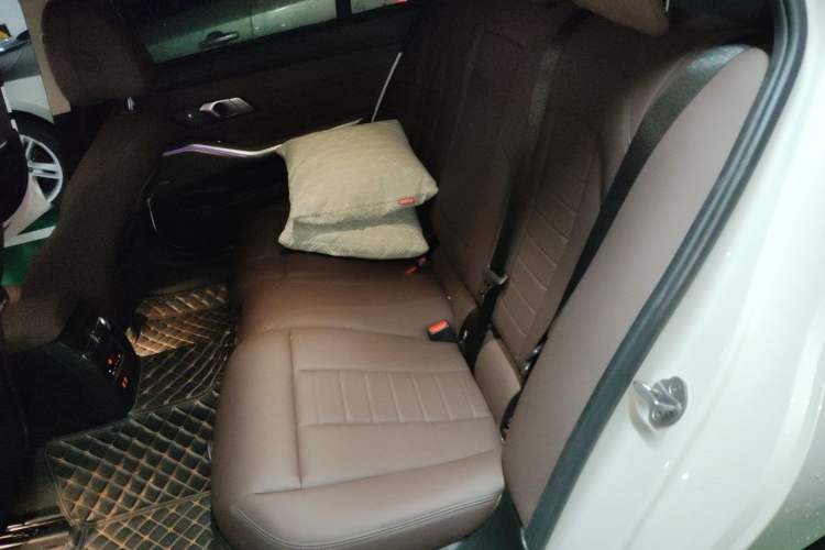 Used BMW 3 Series 2021 Restyled 325i M Sport Night Edition Package Left Rear Seat