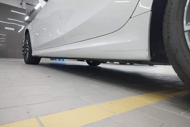 Used BMW 3 Series 2021 Second Facelift 325Li M Sport Package Left Side Sill