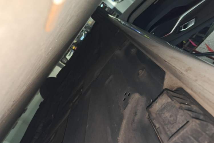 Used BMW 3 Series 2021 325Li M Sport Shadowline Package Left Side Sill