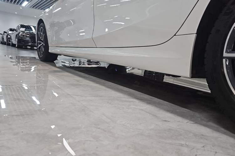Used BMW 3 Series 2021 Facelifted 320Li M Sport Package Left Side Sill