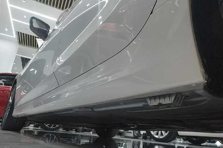 Used BMW 3 Series 2021 320i Sport Package Left Side Sill