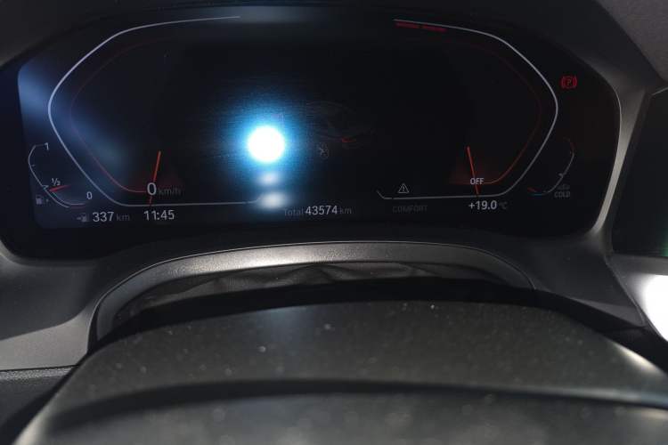 Used BMW 3 Series 2021 Second Facelift 325Li M Sport Package Odometer Close Up