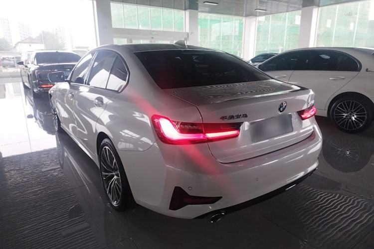 Used BMW 3 Series 2021 320i Sport Package Rear Left 45 Deg