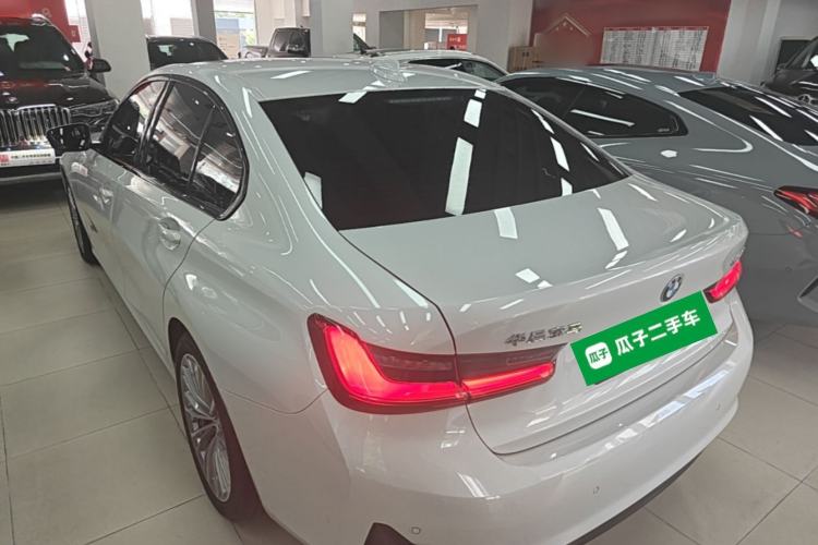 Used BMW 3 Series 2021 Second Facelift 320i Sport Package Rear Left 45 Deg