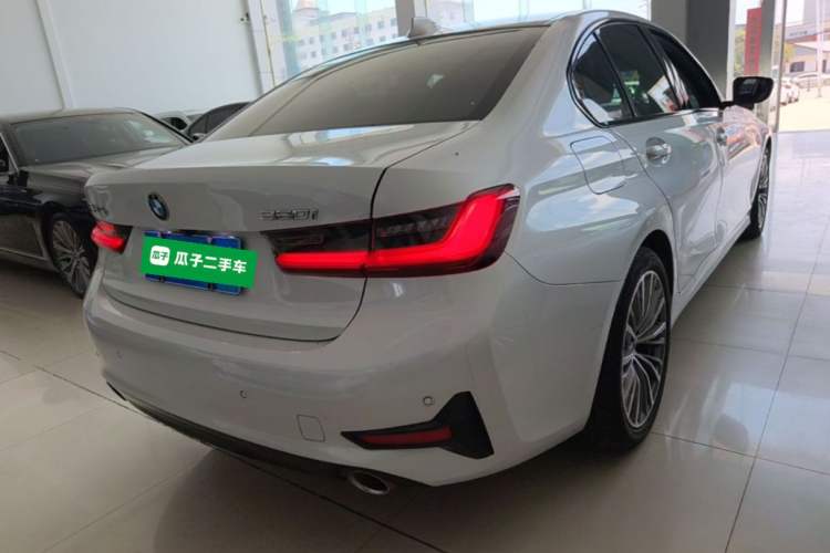 Used BMW 3 Series 2021 320i Sport Package Rear Right 45 Deg
