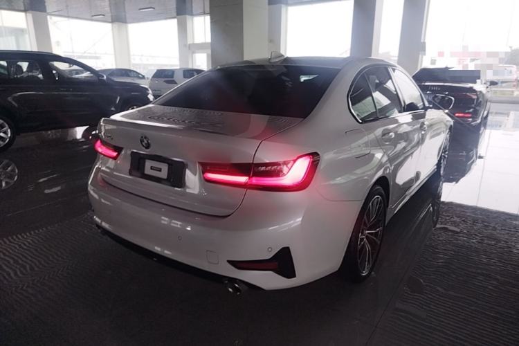 Used BMW 3 Series 2021 320i Sport Package Rear Right 45 Deg