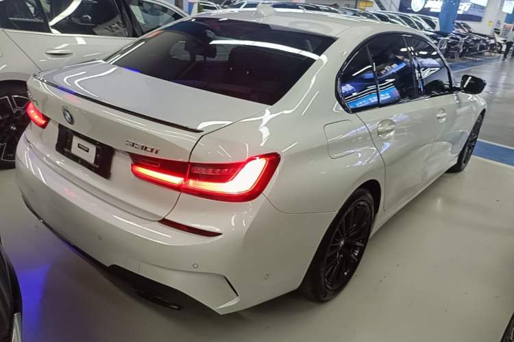 Used BMW 3 Series 2021 330i M Sport Night Edition Rear Right 45 Deg