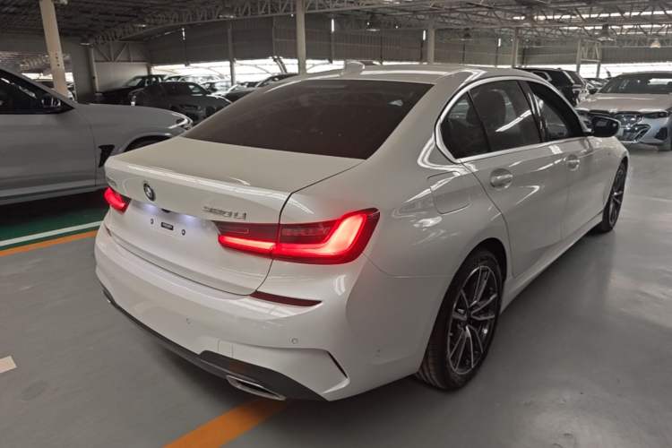 Used BMW 3 Series 2021 Facelifted 320Li M Sport Package Rear Right 45 Deg