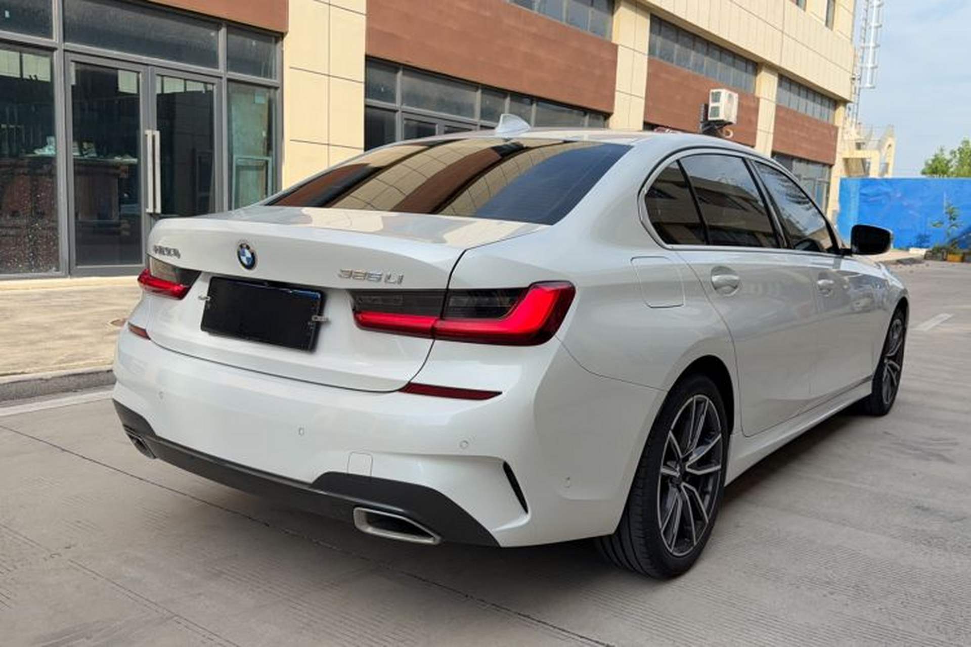 Used BMW 3 Series 2021 Second Facelift 325Li M Sport Package Rear Right 45 Deg