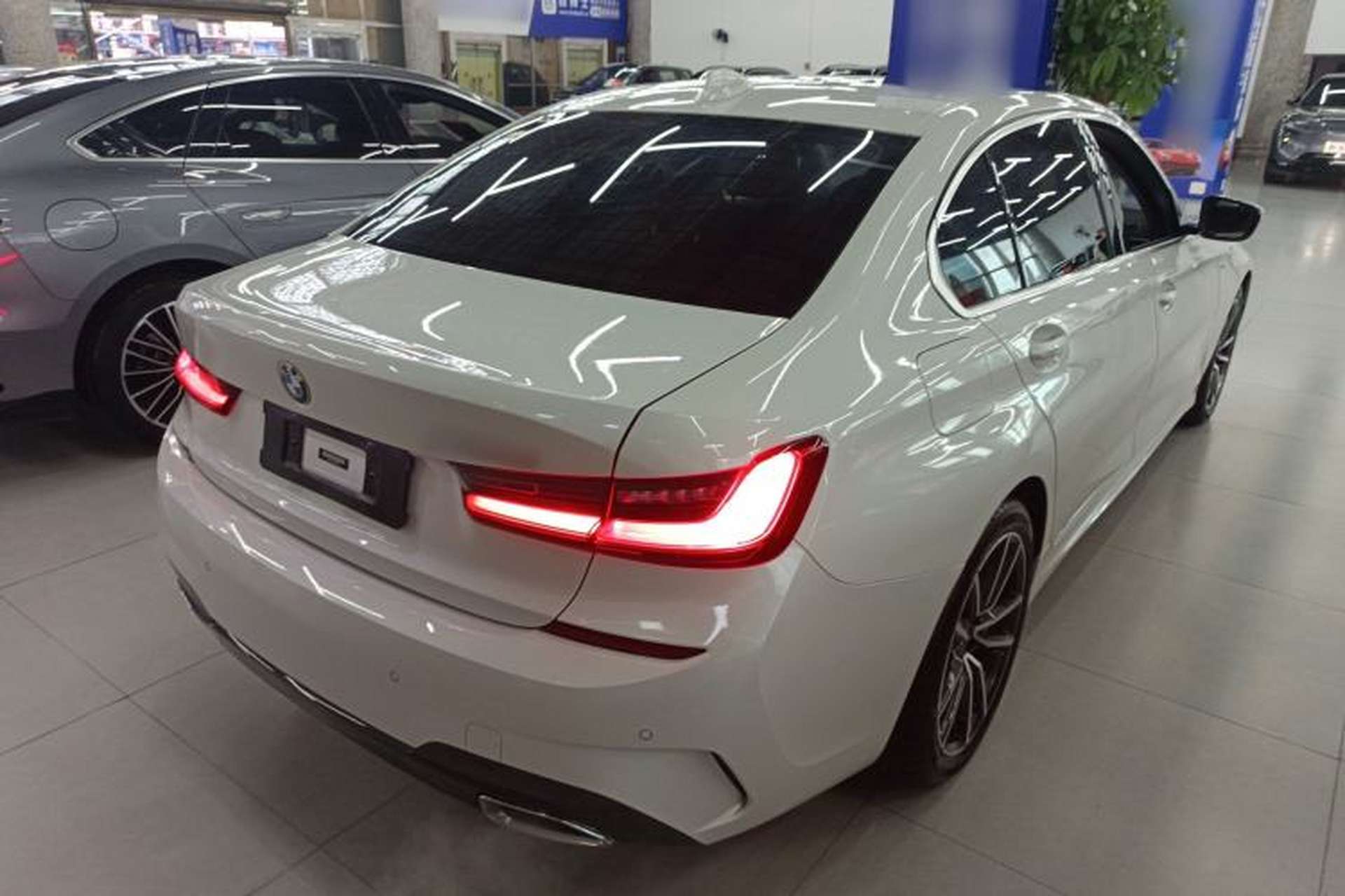 Used BMW 3 Series 2021 Facelifted 320Li M Sport Package Rear Right 45 Deg