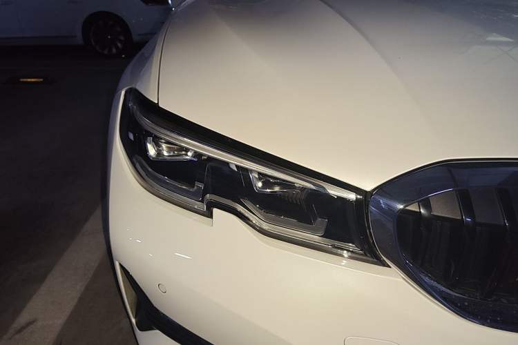 Used BMW 3 Series 2021 Restyled 320i Sport Package Right Front Headlight