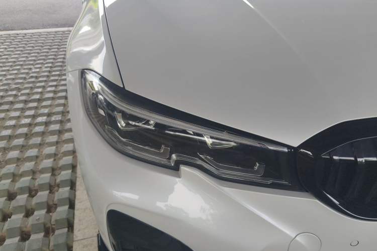 Used BMW 3 Series 2021 Restyled 325i M Sport Night Edition Package Right Front Headlight