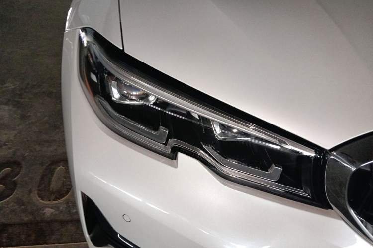 Used BMW 3 Series 2021 Restyled 320i Sport Package Right Front Headlight
