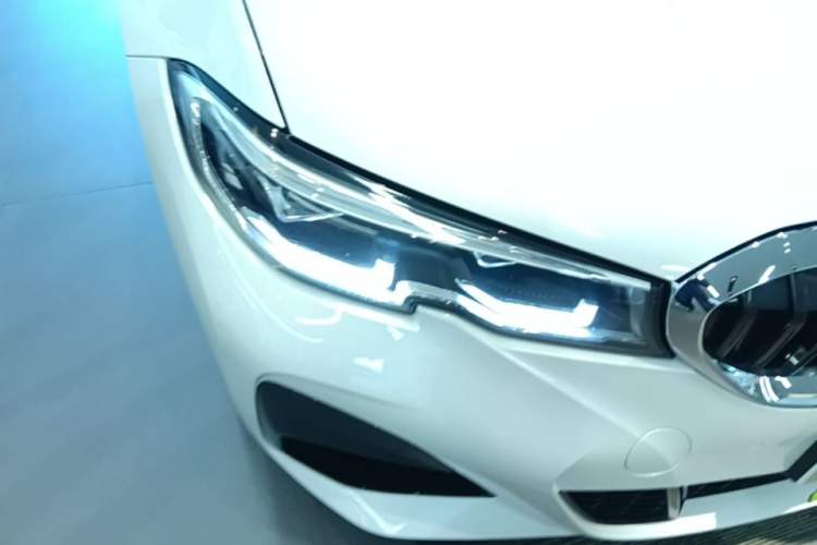 Used BMW 3 Series 2021 320Li M Sport Package Right Front Headlight